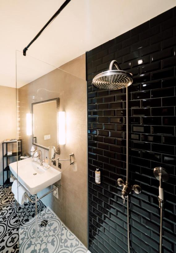Blue City Boutique Hotel บาเดิน ภายนอก รูปภาพ