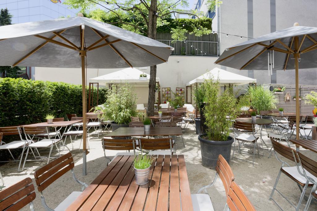Blue City Boutique Hotel บาเดิน ภายนอก รูปภาพ