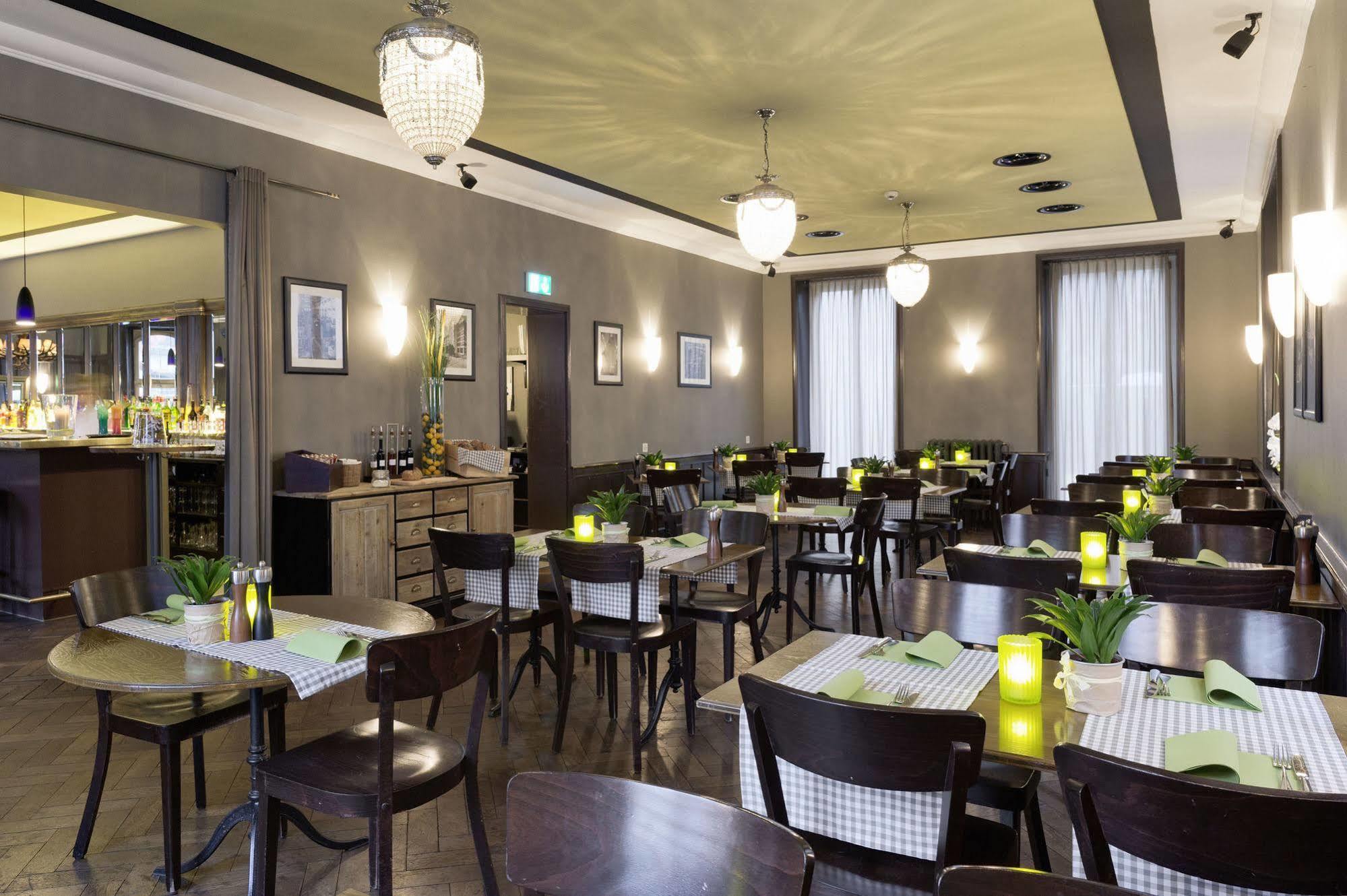 Blue City Boutique Hotel บาเดิน ภายนอก รูปภาพ